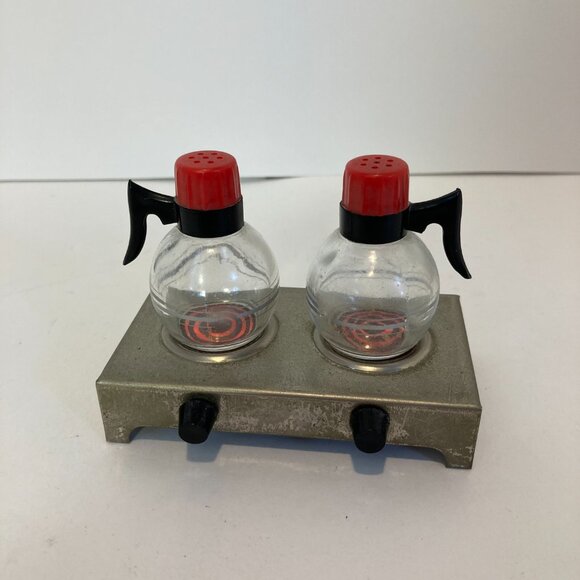 Vintage 50s Mini Glass Coffee Pots and Metal Hot Plate Salt & Pepper Shakers Set - Picture 1 of 11